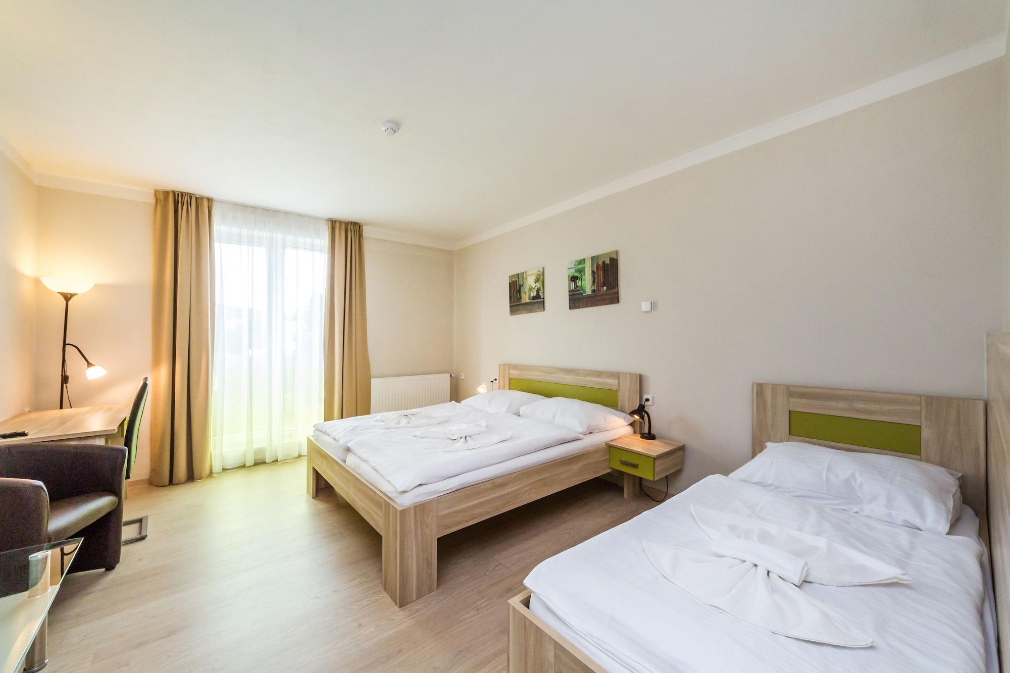 Nad Kralovnou Hotel & Restaurant Praha Eksteriør bilde