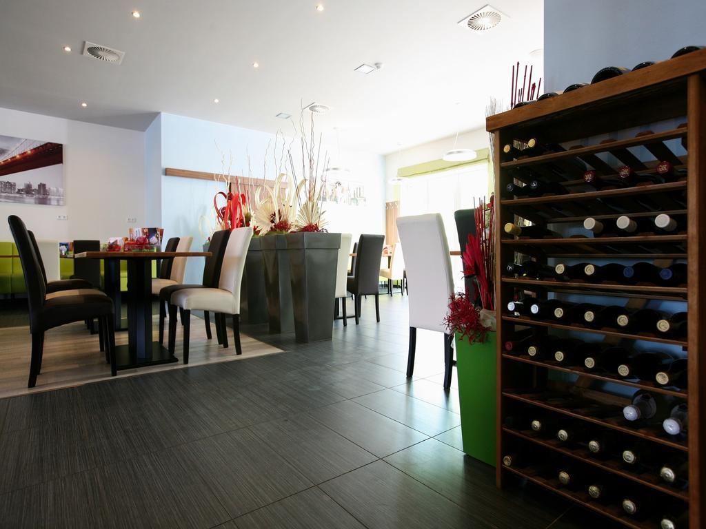 Nad Kralovnou Hotel & Restaurant Praha Eksteriør bilde