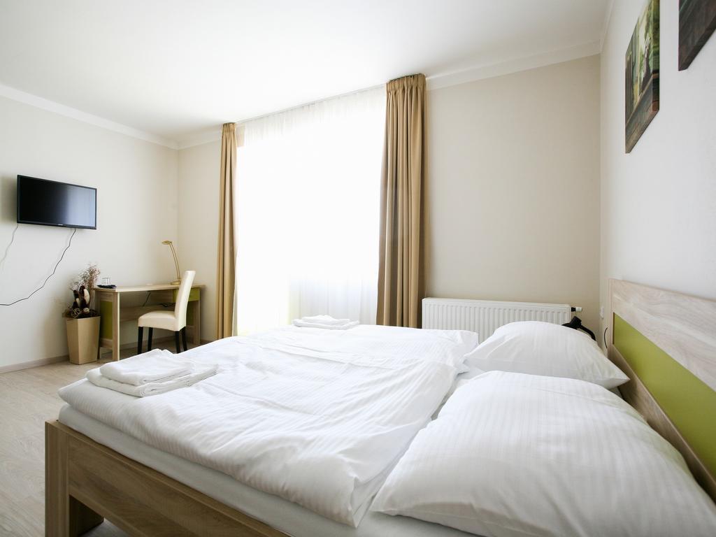 Nad Kralovnou Hotel & Restaurant Praha Rom bilde