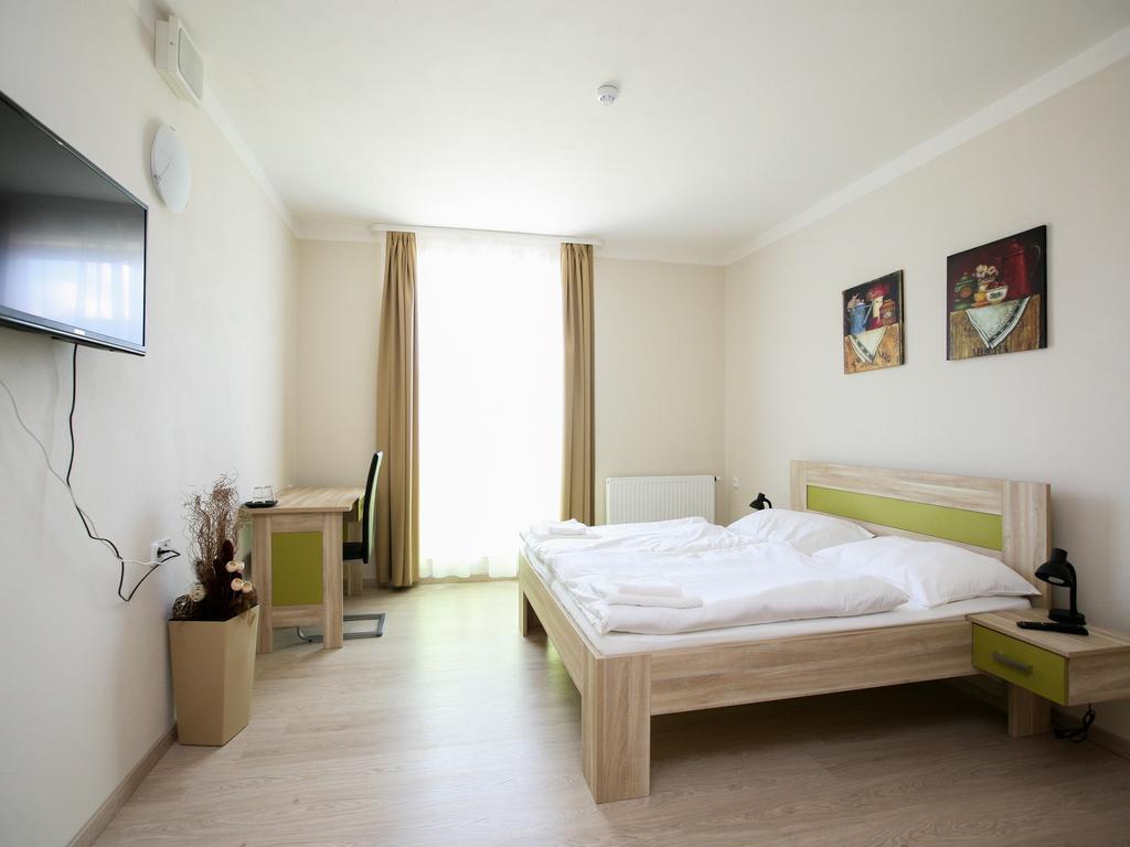 Nad Kralovnou Hotel & Restaurant Praha Rom bilde
