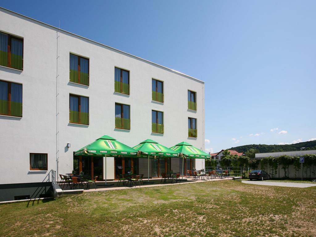 Nad Kralovnou Hotel & Restaurant Praha Eksteriør bilde