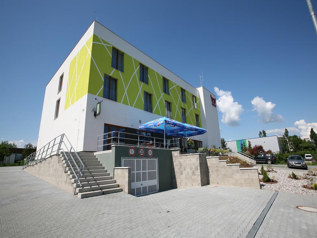 Nad Kralovnou Hotel & Restaurant Praha Eksteriør bilde