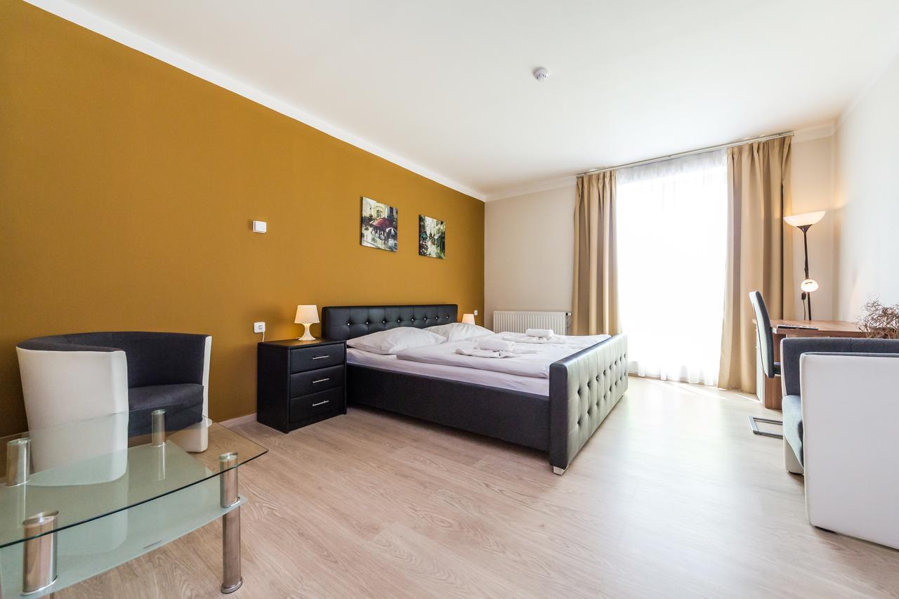 Nad Kralovnou Hotel & Restaurant Praha Eksteriør bilde