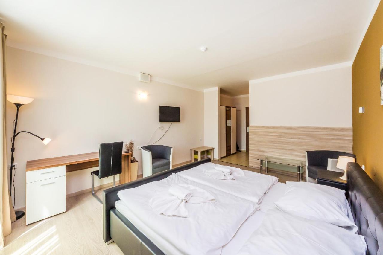 Nad Kralovnou Hotel & Restaurant Praha Eksteriør bilde
