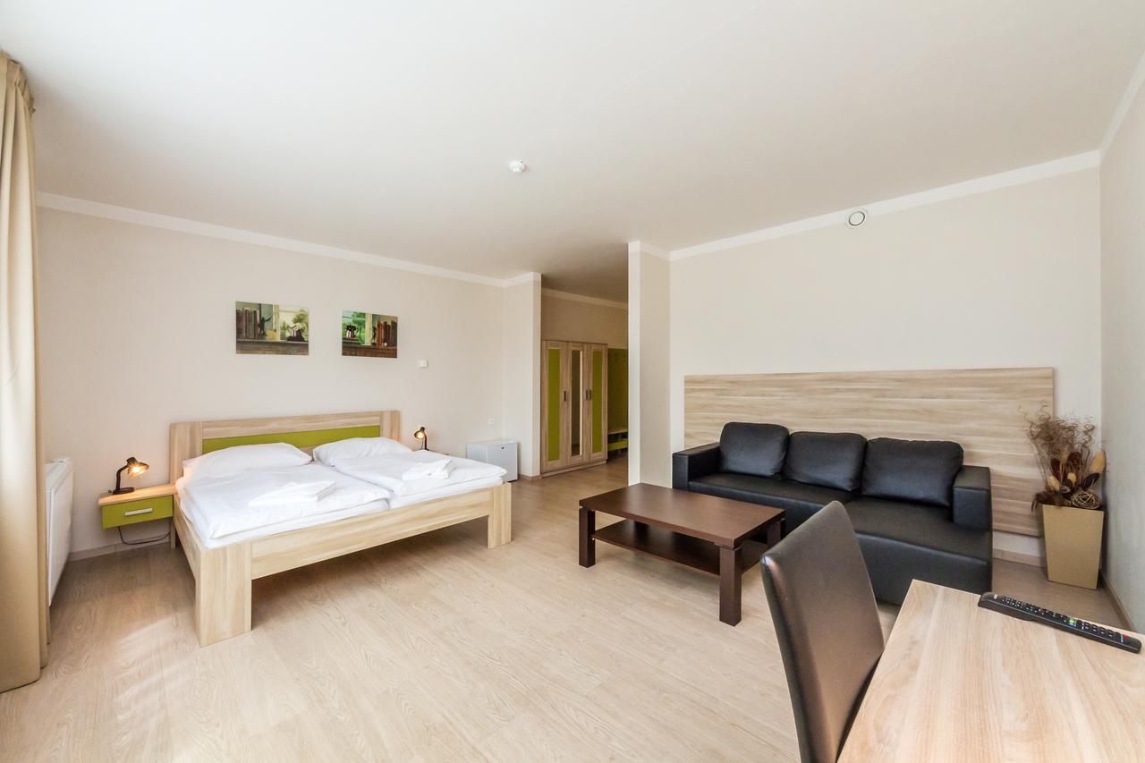 Nad Kralovnou Hotel & Restaurant Praha Eksteriør bilde
